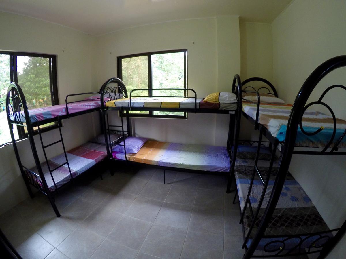 Fat Monkey Hostel Coron Exterior foto
