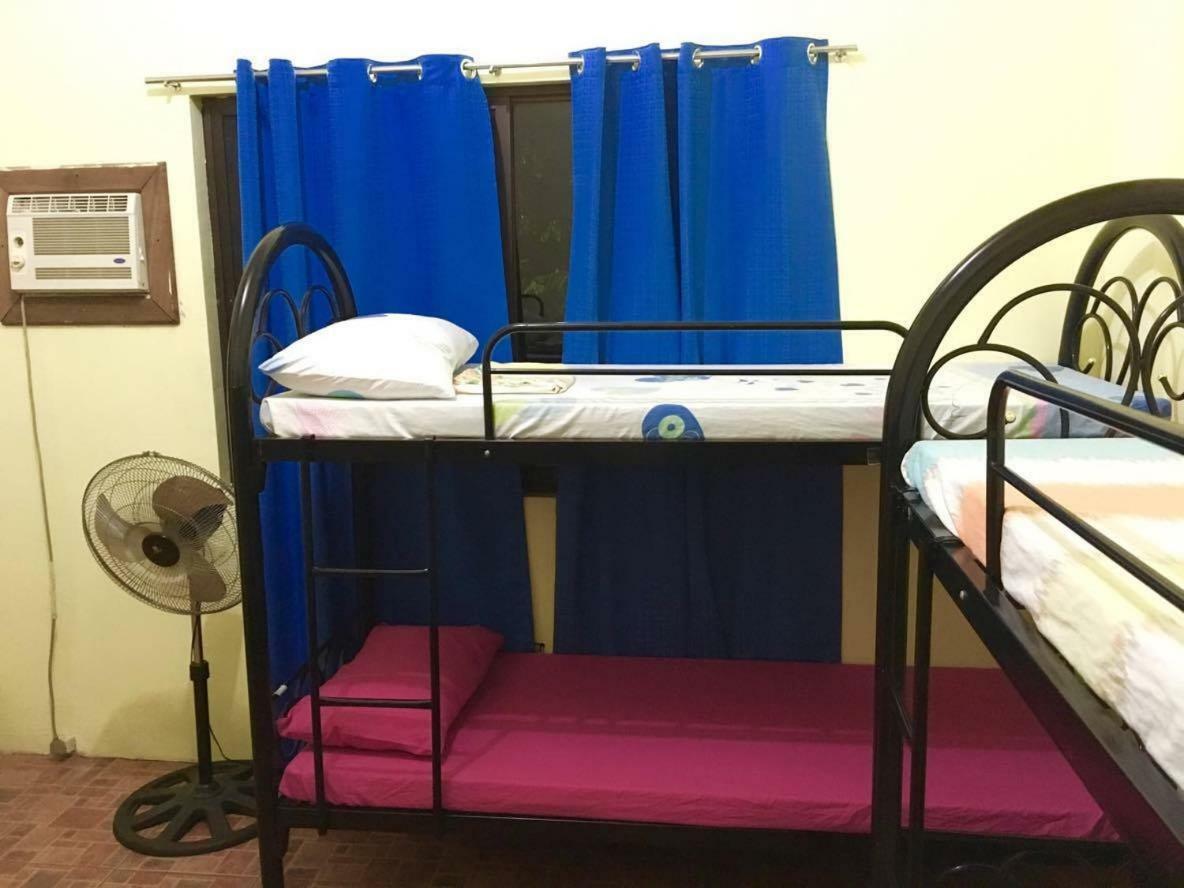 Fat Monkey Hostel Coron Exterior foto